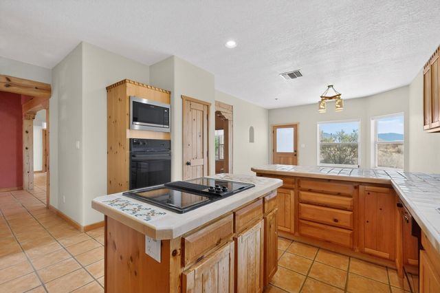 1340 Acapulco Road NE, Rio Rancho, NM 87144