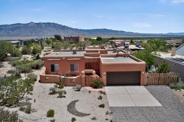 1340 Acapulco Road NE, Rio Rancho, NM 87144
