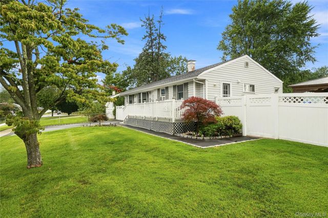 5 Talbot Lane, Selden, NY 11784