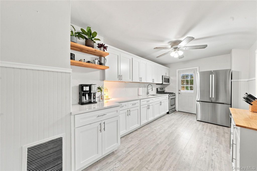 5 Talbot Lane, Selden, NY 11784 — photo 4