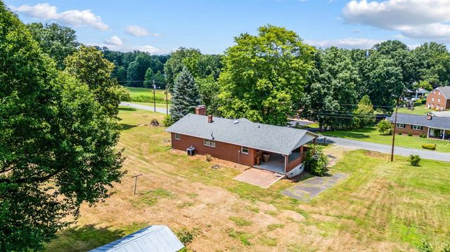 606 Spring Street, Hurt, VA 24563