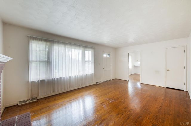 606 Spring Street, Hurt, VA 24563