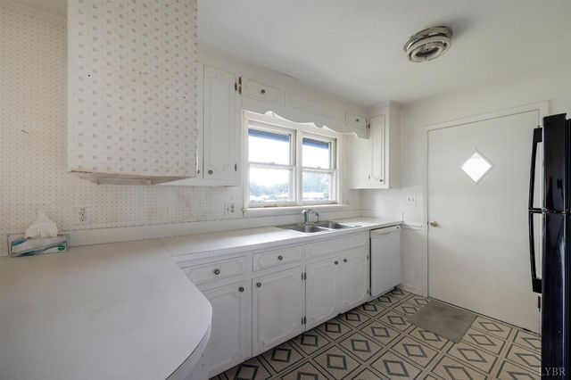 606 Spring Street, Hurt, VA 24563