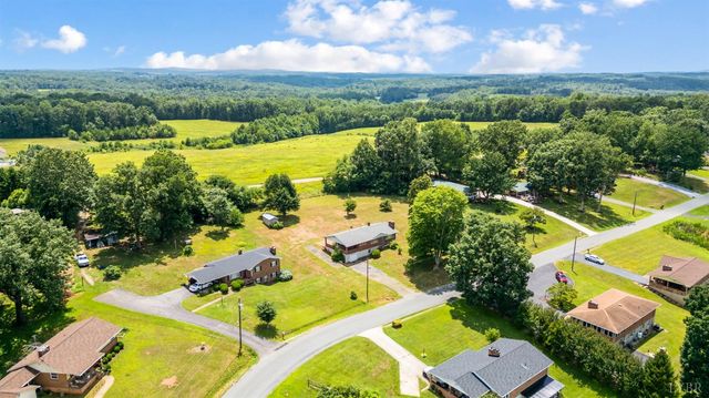 606 Spring Street, Hurt, VA 24563