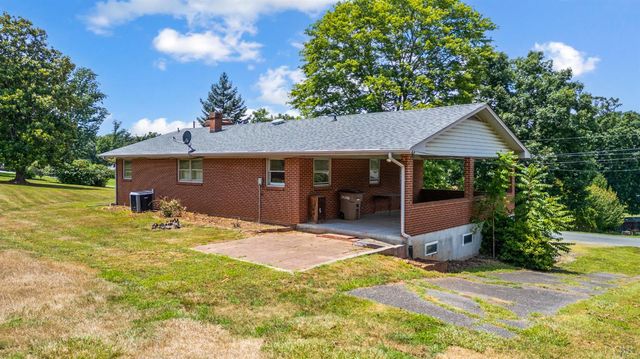 606 Spring Street, Hurt, VA 24563
