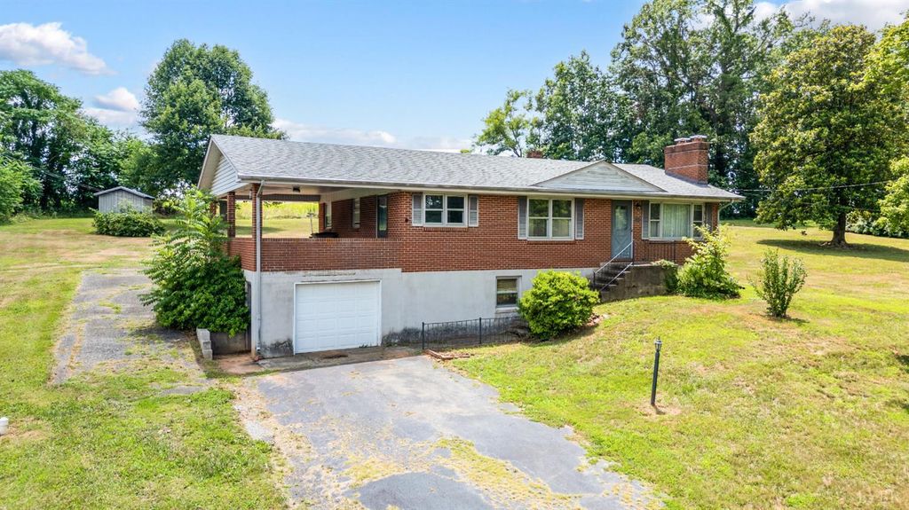 606 Spring Street, Hurt, VA 24563