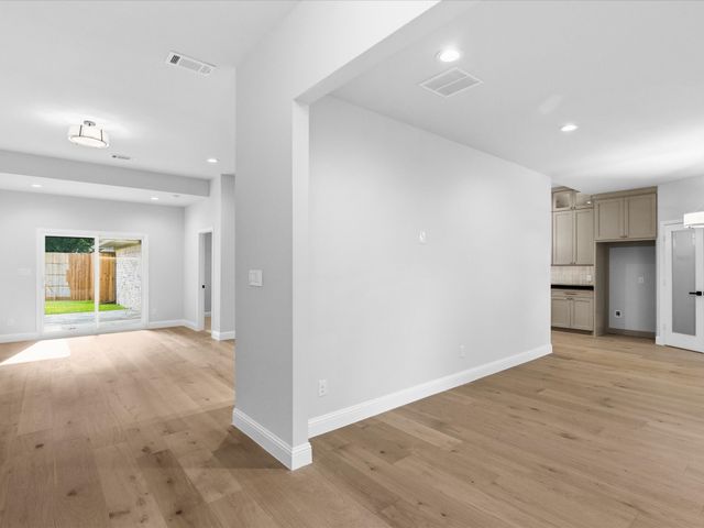 2813 Staffordshire Drive, Carrollton, TX 75007
