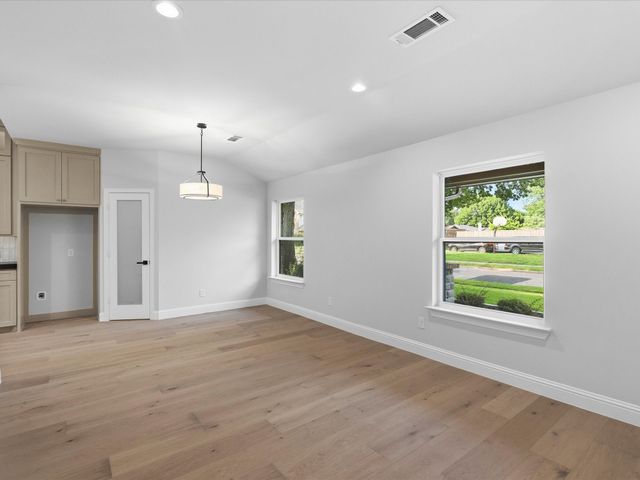 2813 Staffordshire Drive, Carrollton, TX 75007