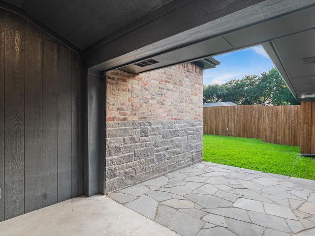 2813 Staffordshire Drive, Carrollton, TX 75007