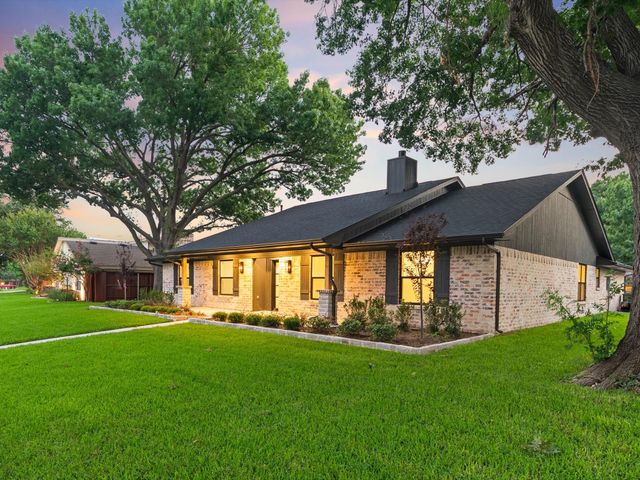 2813 Staffordshire Drive, Carrollton, TX 75007