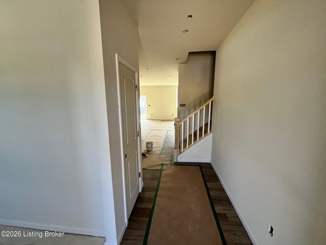8412 Hollis Vw Way, Louisville, KY 40214