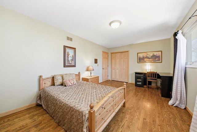 313 N Dee Road, Park Ridge, IL 60068