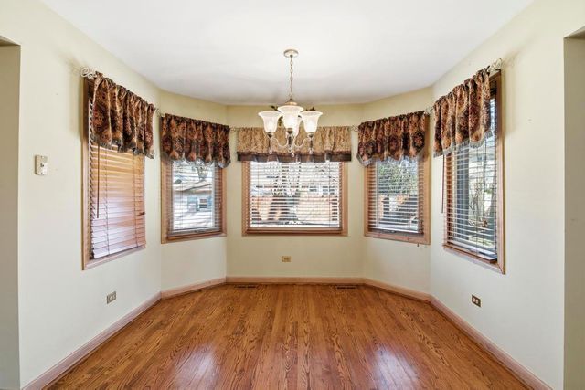 313 N Dee Road, Park Ridge, IL 60068