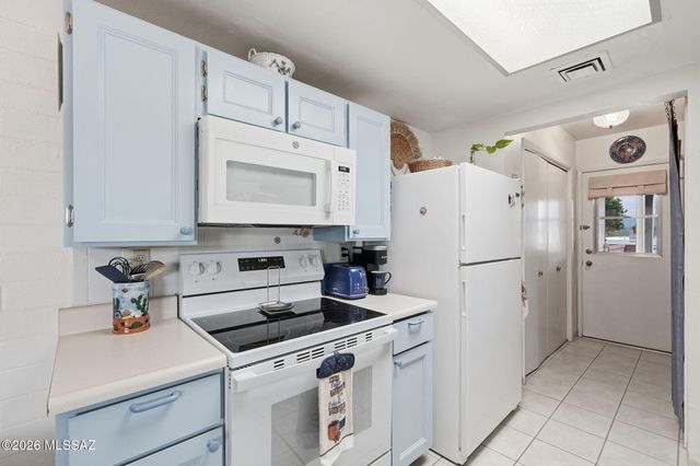 260 N Camino Del Vate, Green Valley, AZ 85614