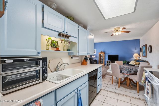 260 N Camino Del Vate, Green Valley, AZ 85614