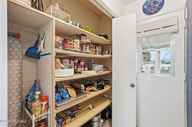 260 N Camino Del Vate, Green Valley, AZ 85614