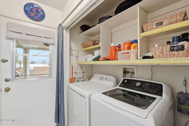 260 N Camino Del Vate, Green Valley, AZ 85614