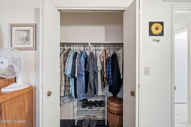 260 N Camino Del Vate, Green Valley, AZ 85614