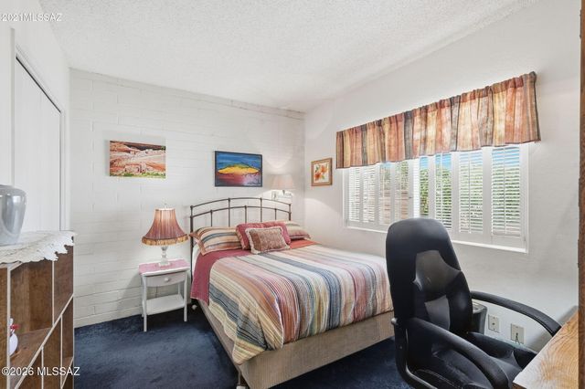 260 N Camino Del Vate, Green Valley, AZ 85614