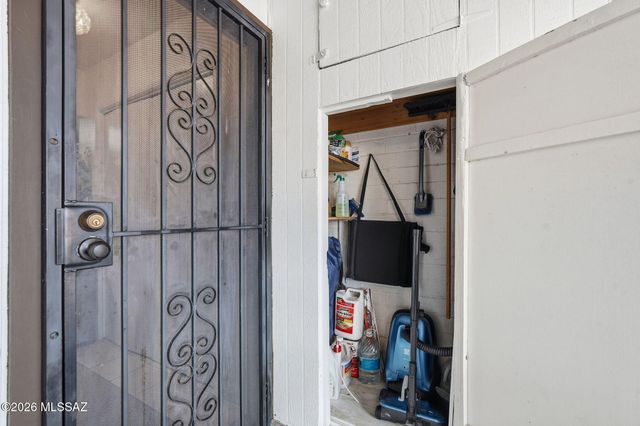 260 N Camino Del Vate, Green Valley, AZ 85614