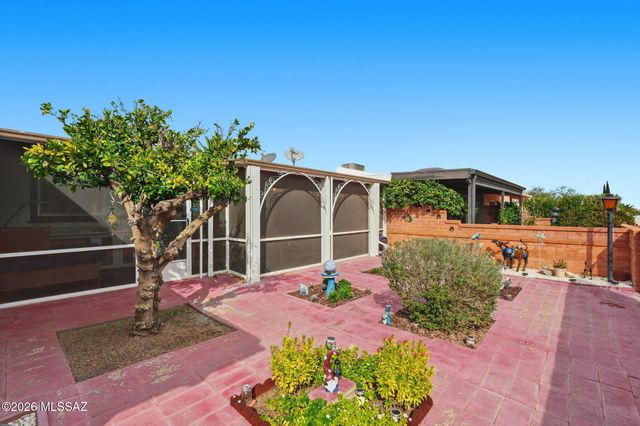 260 N Camino Del Vate, Green Valley, AZ 85614