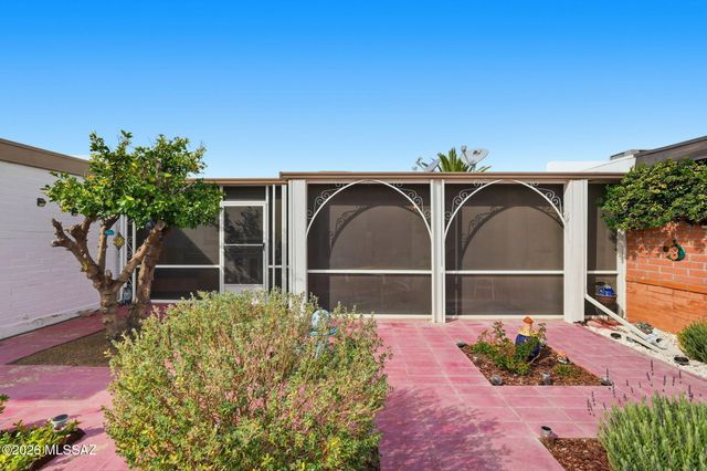 260 N Camino Del Vate, Green Valley, AZ 85614