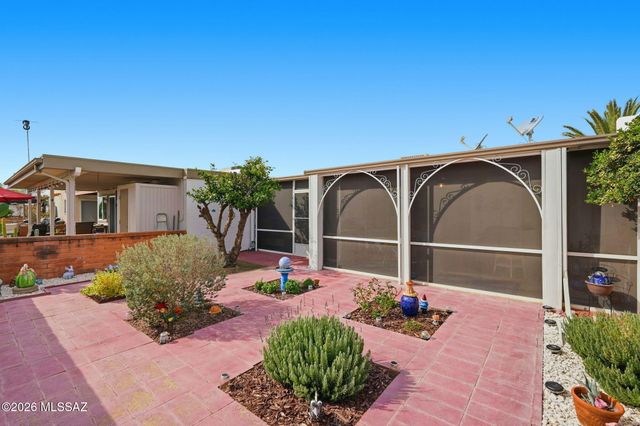 260 N Camino Del Vate, Green Valley, AZ 85614