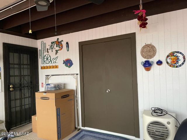 260 N Camino Del Vate, Green Valley, AZ 85614