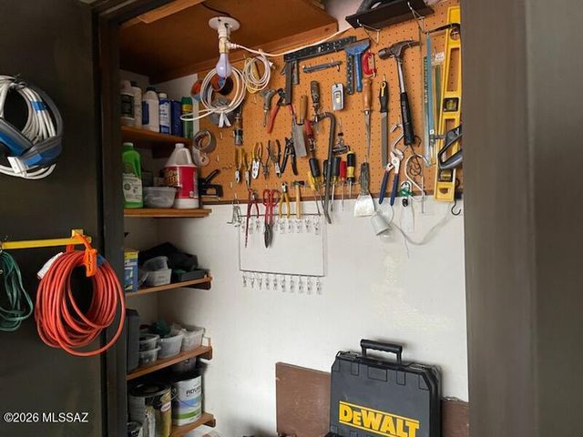 260 N Camino Del Vate, Green Valley, AZ 85614