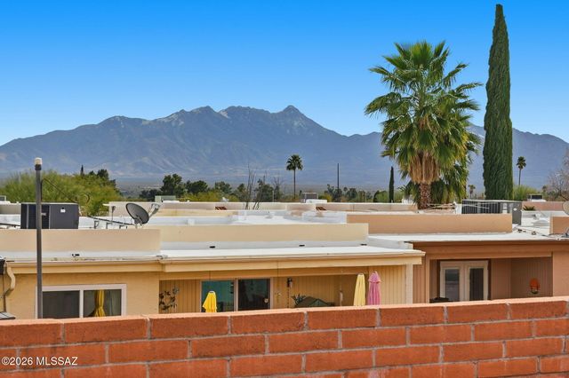 260 N Camino Del Vate, Green Valley, AZ 85614