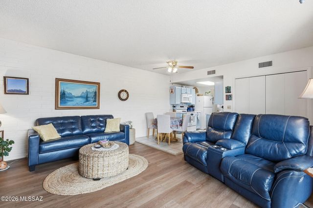 260 N Camino Del Vate, Green Valley, AZ 85614