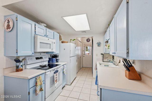 260 N Camino Del Vate, Green Valley, AZ 85614