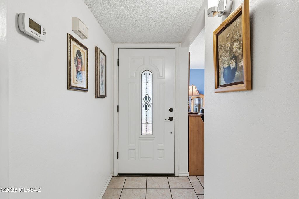 260 N Camino Del Vate, Green Valley, AZ 85614