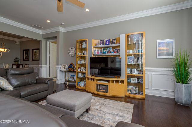 5 Tree Line Drive, Freehold, NJ 07728