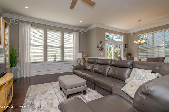 5 Tree Line Drive, Freehold, NJ 07728