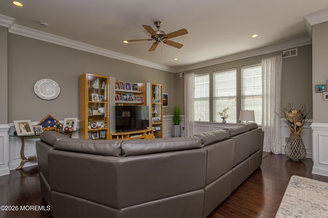 5 Tree Line Drive, Freehold, NJ 07728