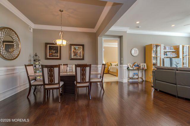 5 Tree Line Drive, Freehold, NJ 07728
