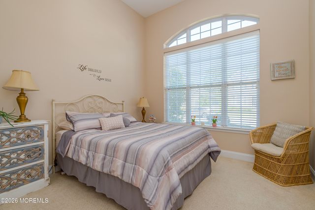 5 Tree Line Drive, Freehold, NJ 07728