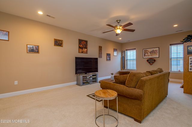 5 Tree Line Drive, Freehold, NJ 07728