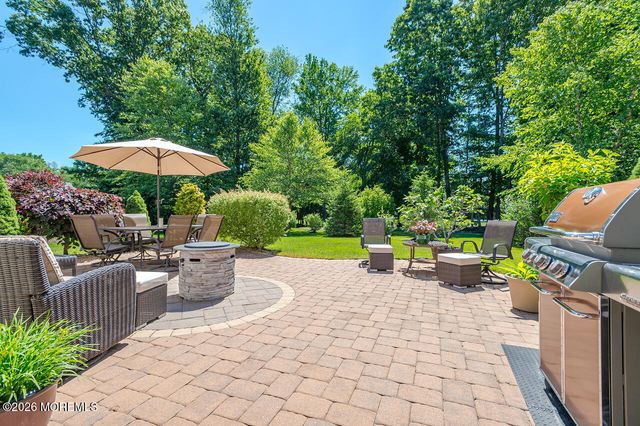 5 Tree Line Drive, Freehold, NJ 07728