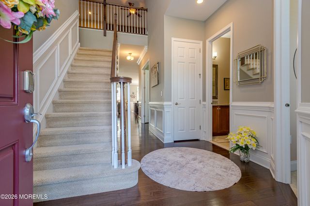 5 Tree Line Drive, Freehold, NJ 07728