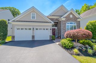 5 Tree Line Drive, Freehold, NJ 07728