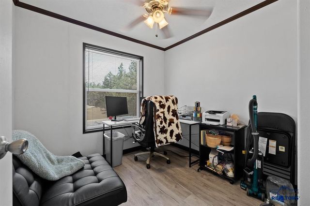 27651 COUNTRY VIEW RD, Hot Springs, SD 57747