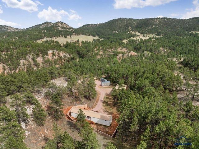 27651 COUNTRY VIEW RD, Hot Springs, SD 57747
