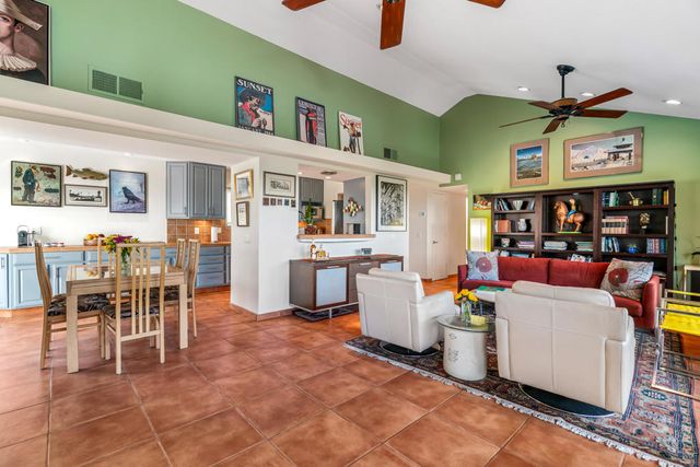 1728 Capri Circle, Palm Springs, CA 92262