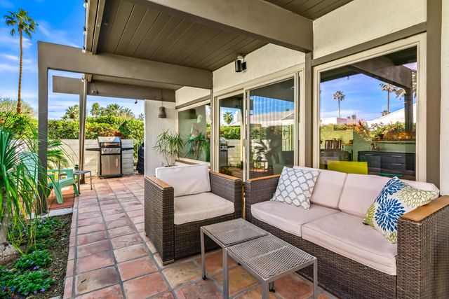 1728 Capri Circle, Palm Springs, CA 92262