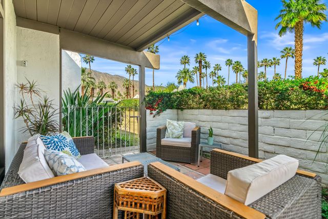 1728 Capri Circle, Palm Springs, CA 92262