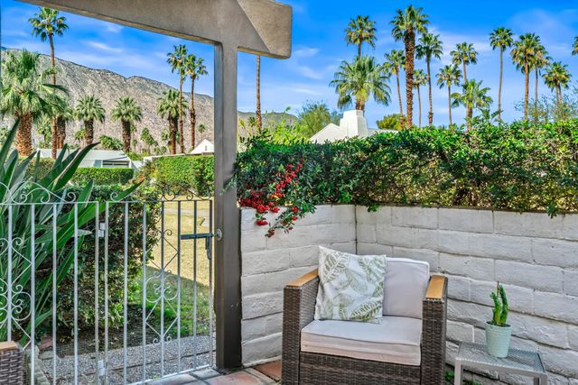 1728 Capri Circle, Palm Springs, CA 92262
