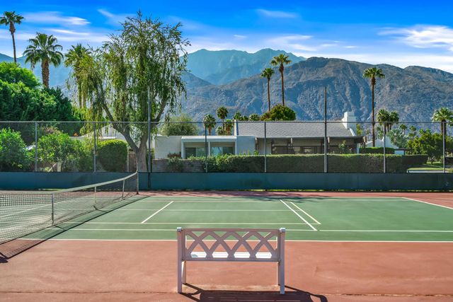 1728 Capri Circle, Palm Springs, CA 92262