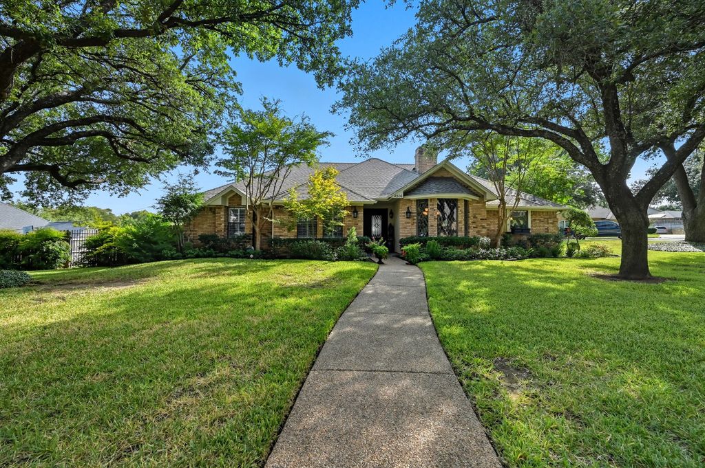 4306 Essex Court, Arlington, TX 76016